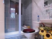 Bathroom 1 - 5 square meters of property in Woodhill Golf Estate