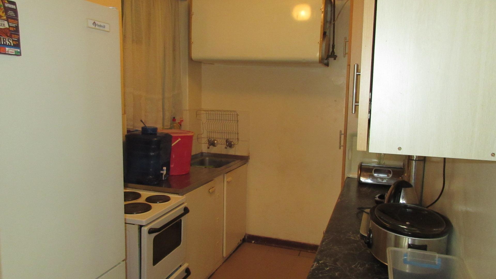 Kitchen - 6 square meters of property in Sophiatown