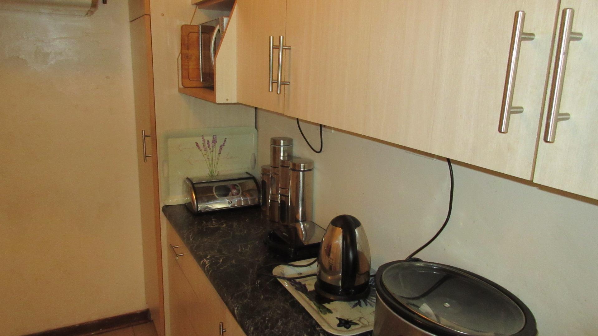 Kitchen - 6 square meters of property in Sophiatown