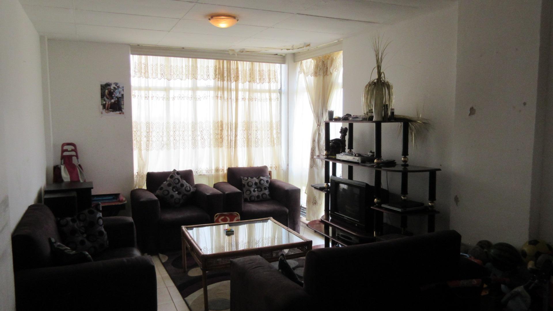 Lounges - 14 square meters of property in Sophiatown