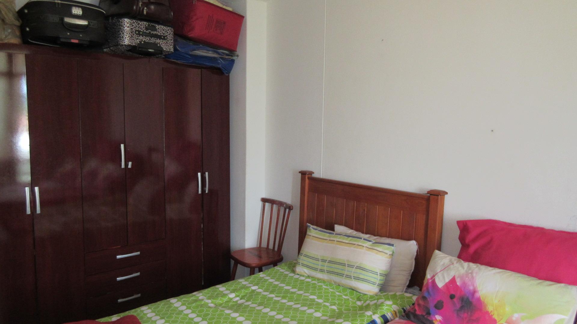 Main Bedroom - 12 square meters of property in Sophiatown
