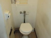 Main Bathroom - 9 square meters of property in Sophiatown