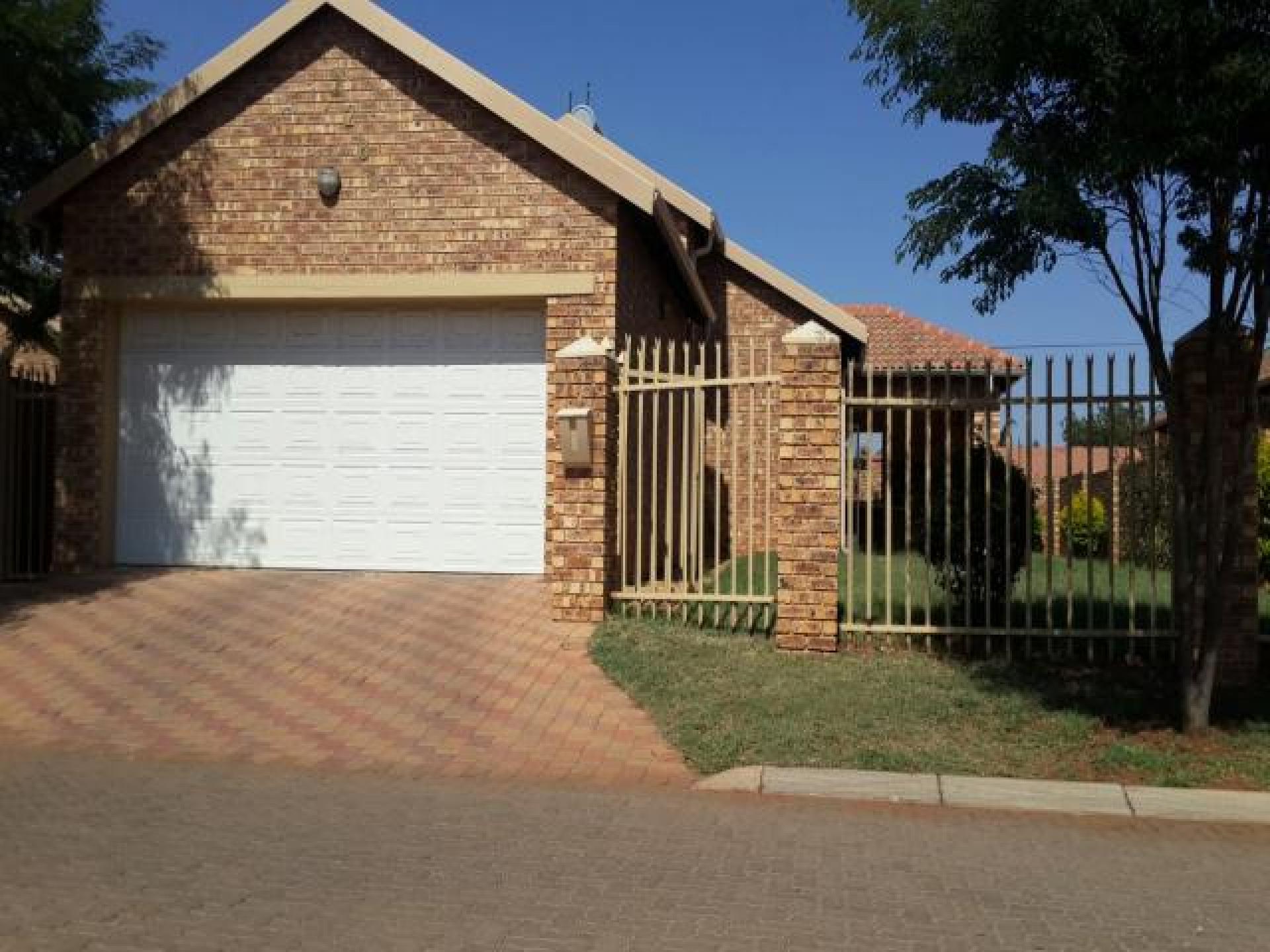 Front View of property in Theresapark