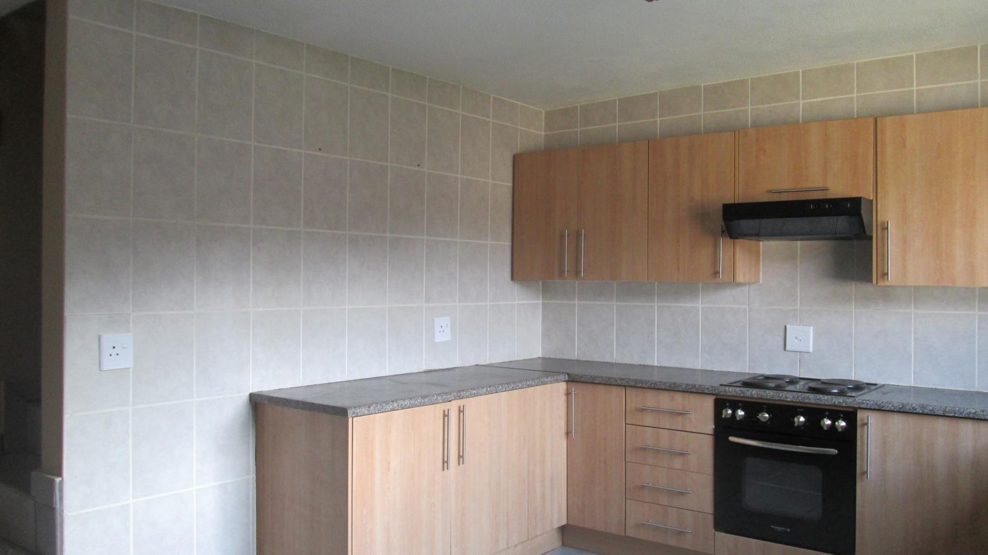 Kitchen - 16 square meters of property in Vanderbijlpark