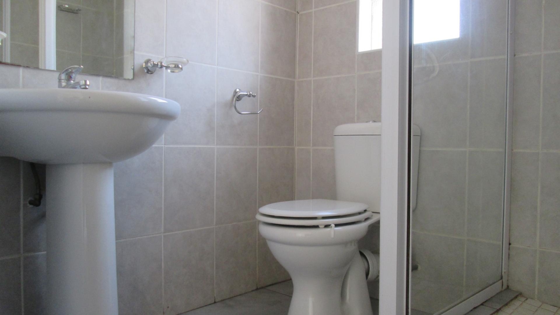 Main Bathroom - 3 square meters of property in Vanderbijlpark