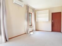 Bed Room 2 - 20 square meters of property in Woodhill Golf Estate