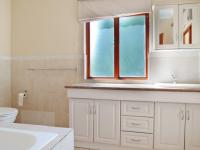 Bathroom 2 - 9 square meters of property in Woodhill Golf Estate