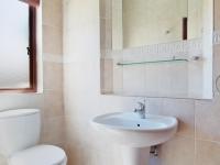 Bathroom 3+ - 5 square meters of property in Woodhill Golf Estate