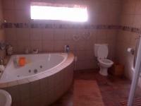 Main Bathroom - 8 square meters of property in Petrusburg