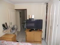 Bed Room 1 - 10 square meters of property in Copesville