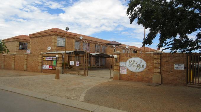 3 Bedroom Apartment for Sale For Sale in Potchefstroom - Private Sale - MR137951