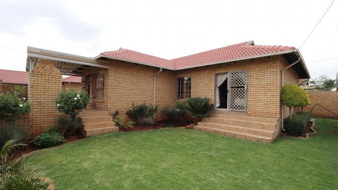 3 Bedroom Duet for Sale For Sale in Highveld - Private Sale - MR137953