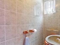 Bathroom 2 - 9 square meters of property in Constantia Glen