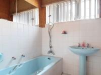 Bathroom 1 - 7 square meters of property in Constantia Glen