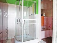 Main Bathroom - 12 square meters of property in Constantia Glen