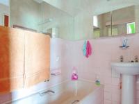 Main Bathroom - 12 square meters of property in Constantia Glen
