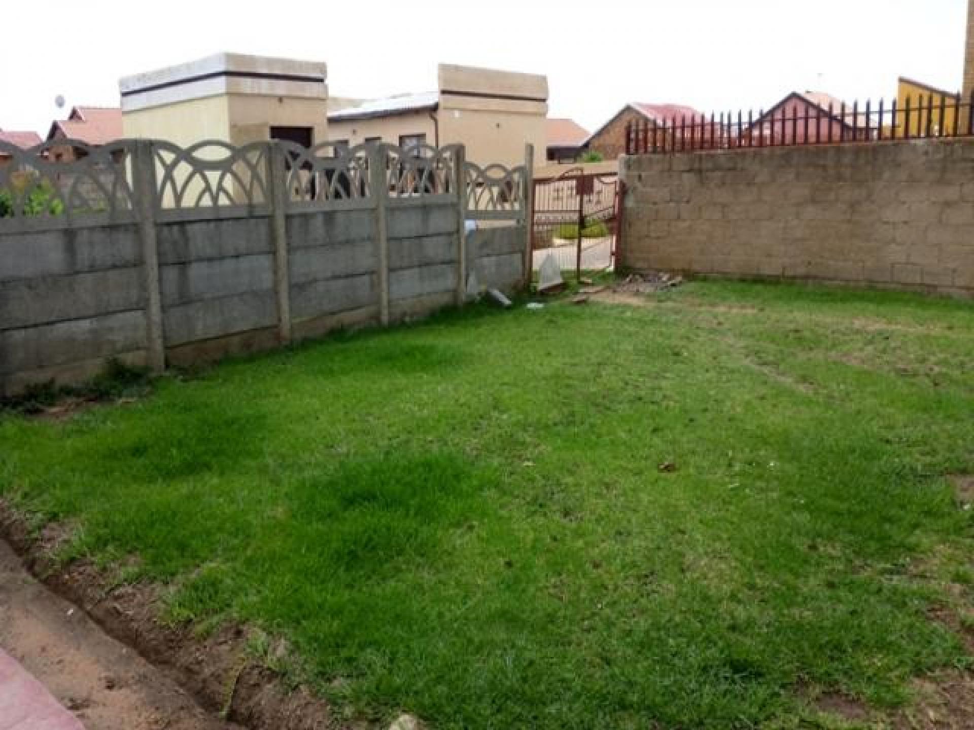 Front View of property in Kwa-Thema
