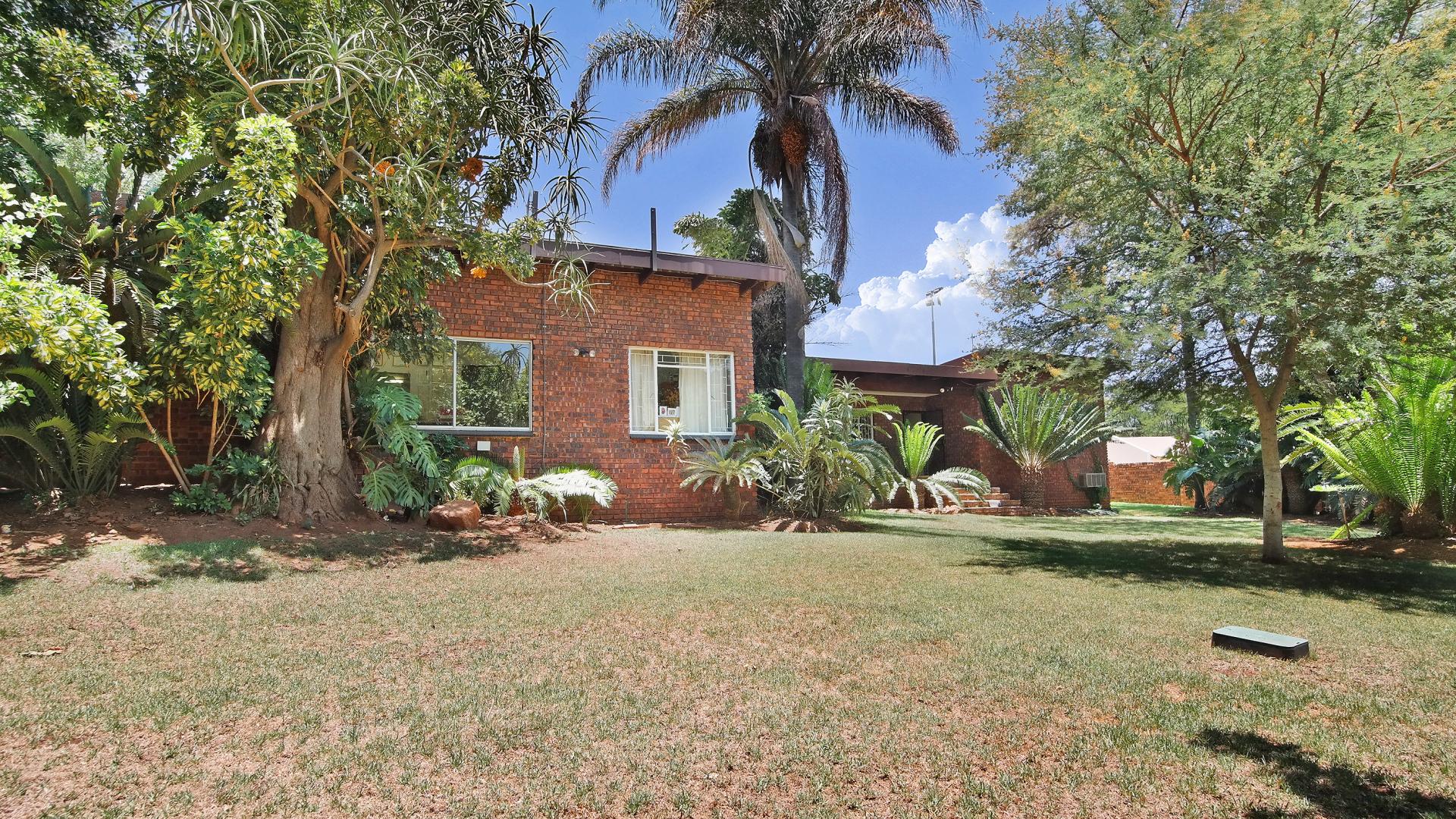 Front View of property in Waterkloof Glen