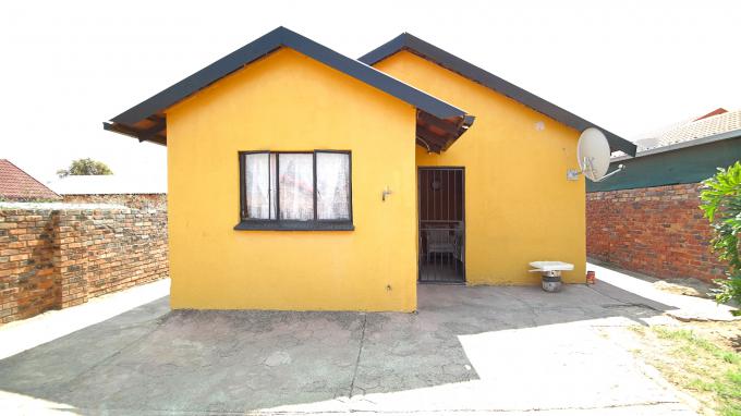 2 Bedroom House for Sale For Sale in Eersterust - Private Sale - MR138184