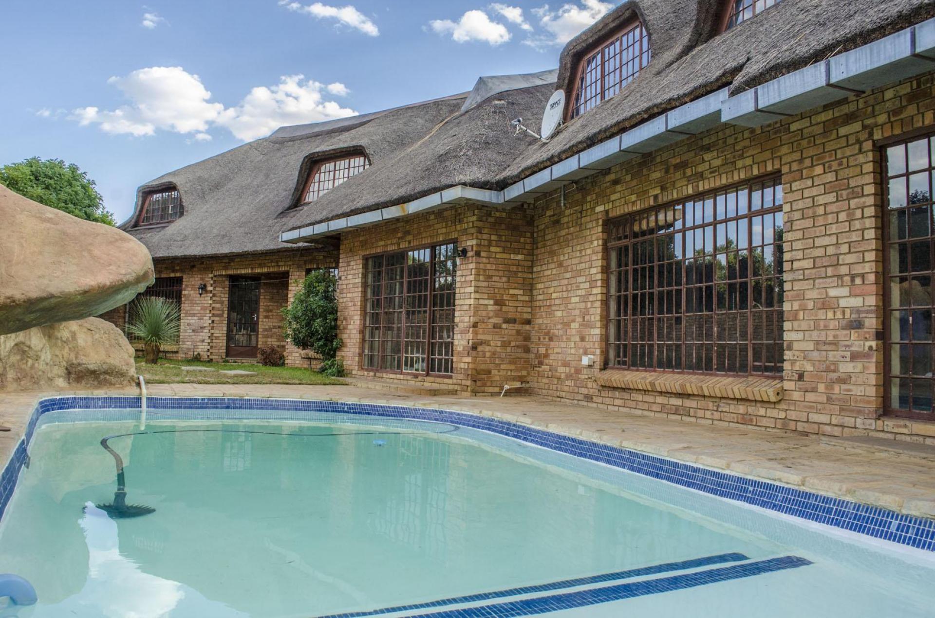 Entertainment - 69 square meters of property in Potchefstroom
