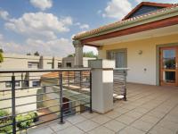 Balcony - 39 square meters of property in Silver Lakes Golf Estate