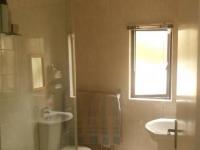 Main Bathroom - 4 square meters of property in Melodie