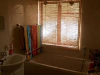 Bathroom 1 - 4 square meters of property in Melodie