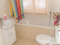 Bathroom 1 - 4 square meters of property in Melodie