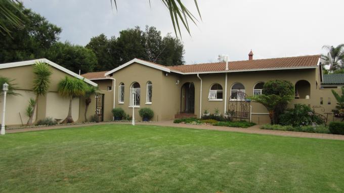 5 Bedroom House for Sale For Sale in Weltevreden Park - Home Sell - MR138496