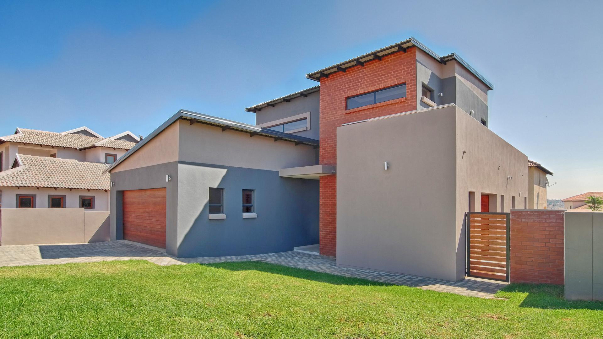 Front View of property in Heron Hill Estate