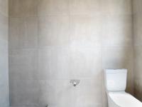 Bathroom 2 - 5 square meters of property in Heron Hill Estate