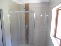 Main Bathroom - 5 square meters of property in Umtentweni