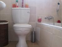 Main Bathroom - 3 square meters of property in Cosmo City