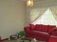 Lounges - 18 square meters of property in Birchleigh North