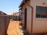 Spaces - 4 square meters of property in Roodekop