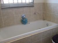 Bathroom 1 - 5 square meters of property in Sharon Park