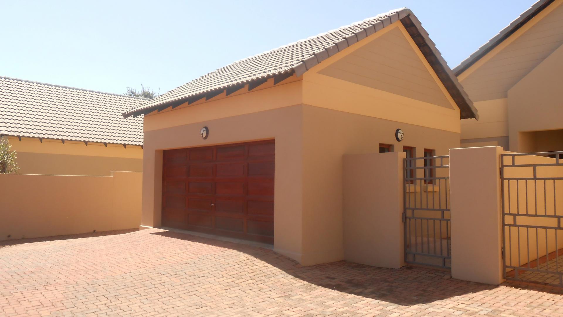 Front View of property in Rietvallei