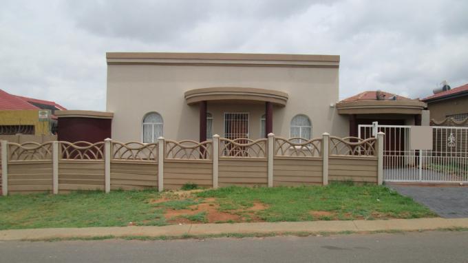 3 Bedroom House for Sale For Sale in Lenasia South - Private Sale - MR139023