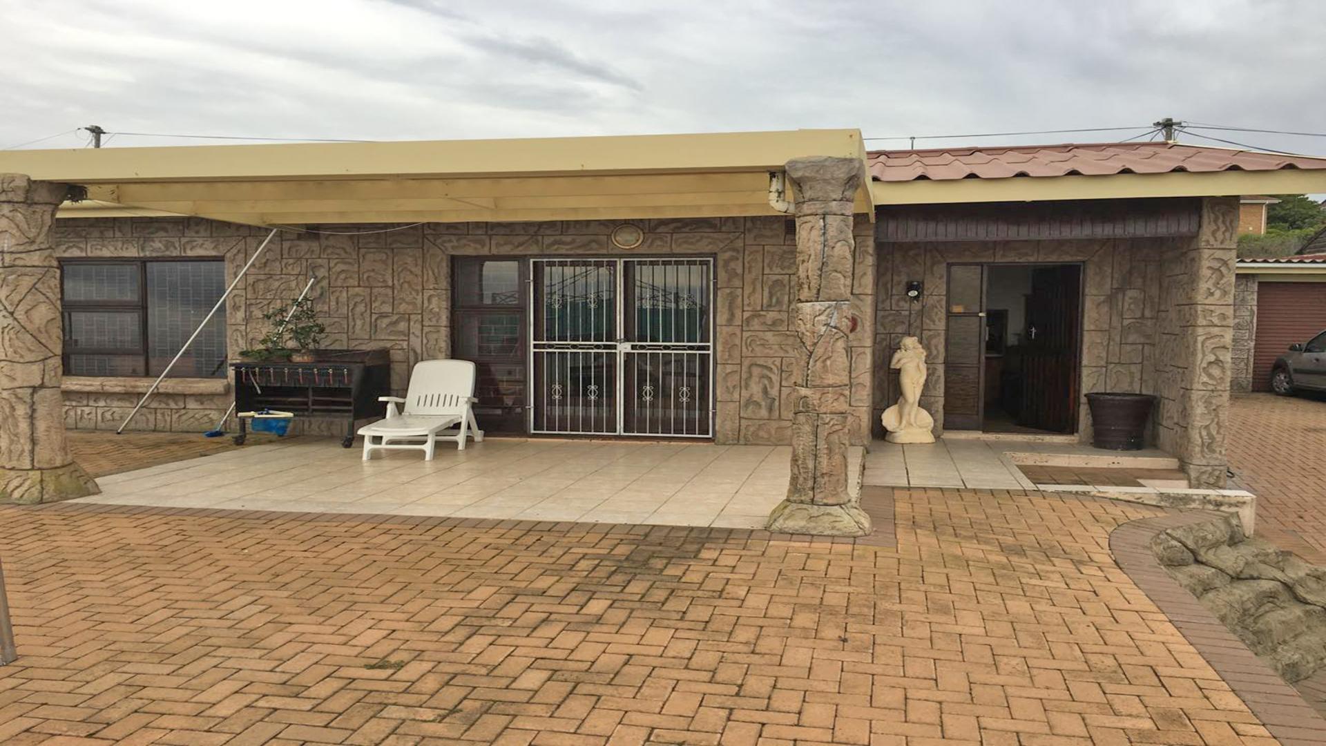 Front View of property in Mossel Bay