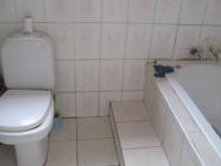 Main Bathroom - 11 square meters of property in Henley-on-Klip