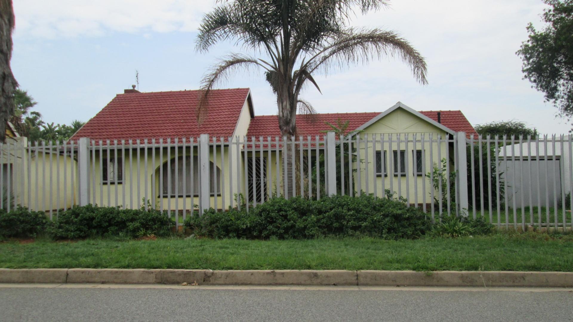 Front View of property in Birch Acres