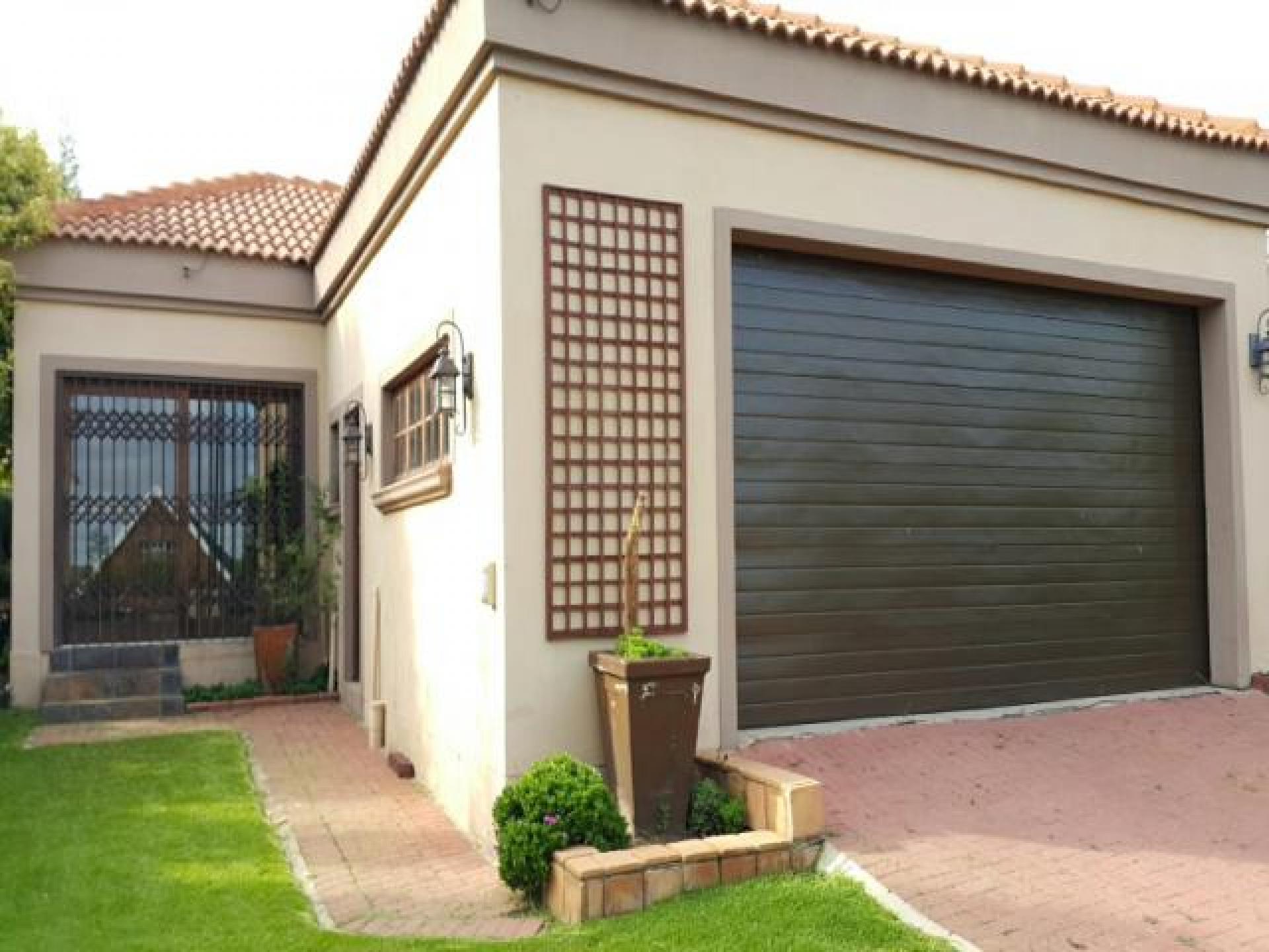 Front View of property in Secunda