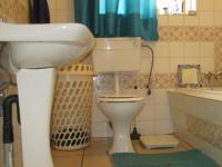 Main Bathroom - 10 square meters of property in Homestead Apple Orchards AH