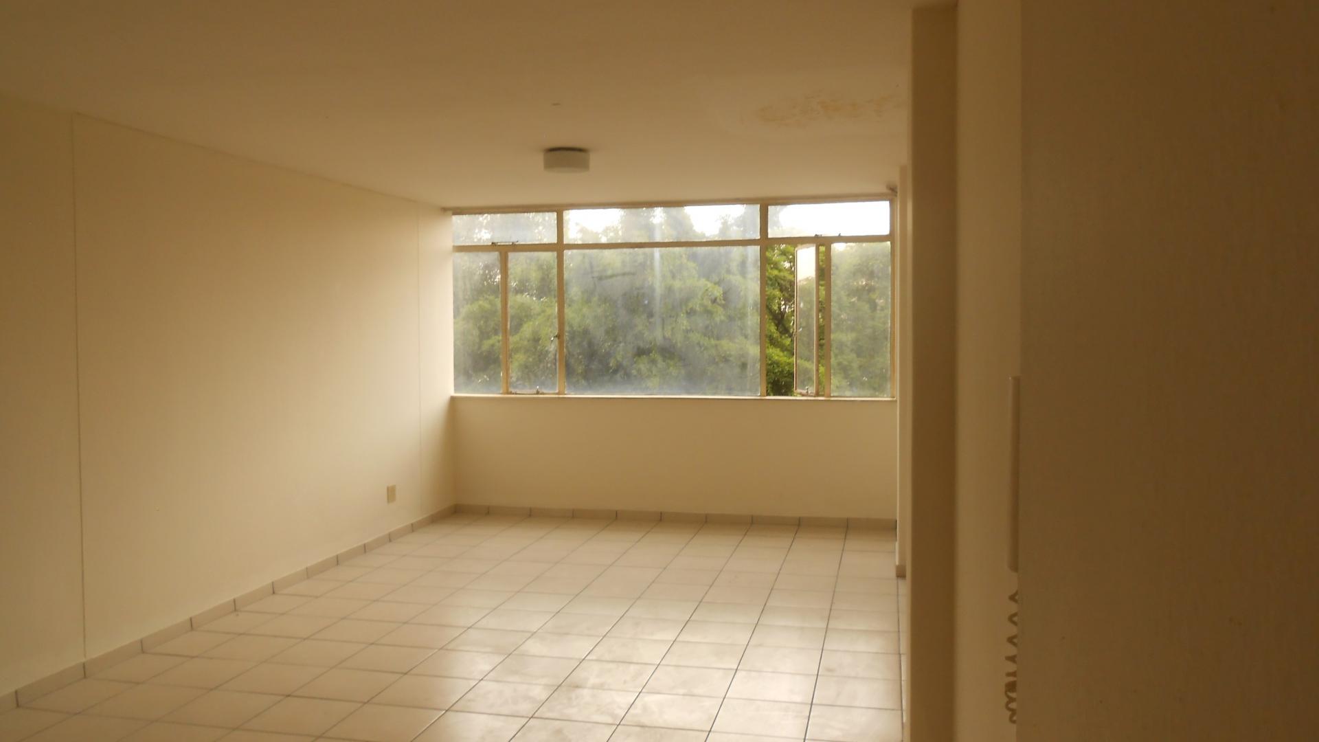 Lounges - 24 square meters of property in Sunnyside