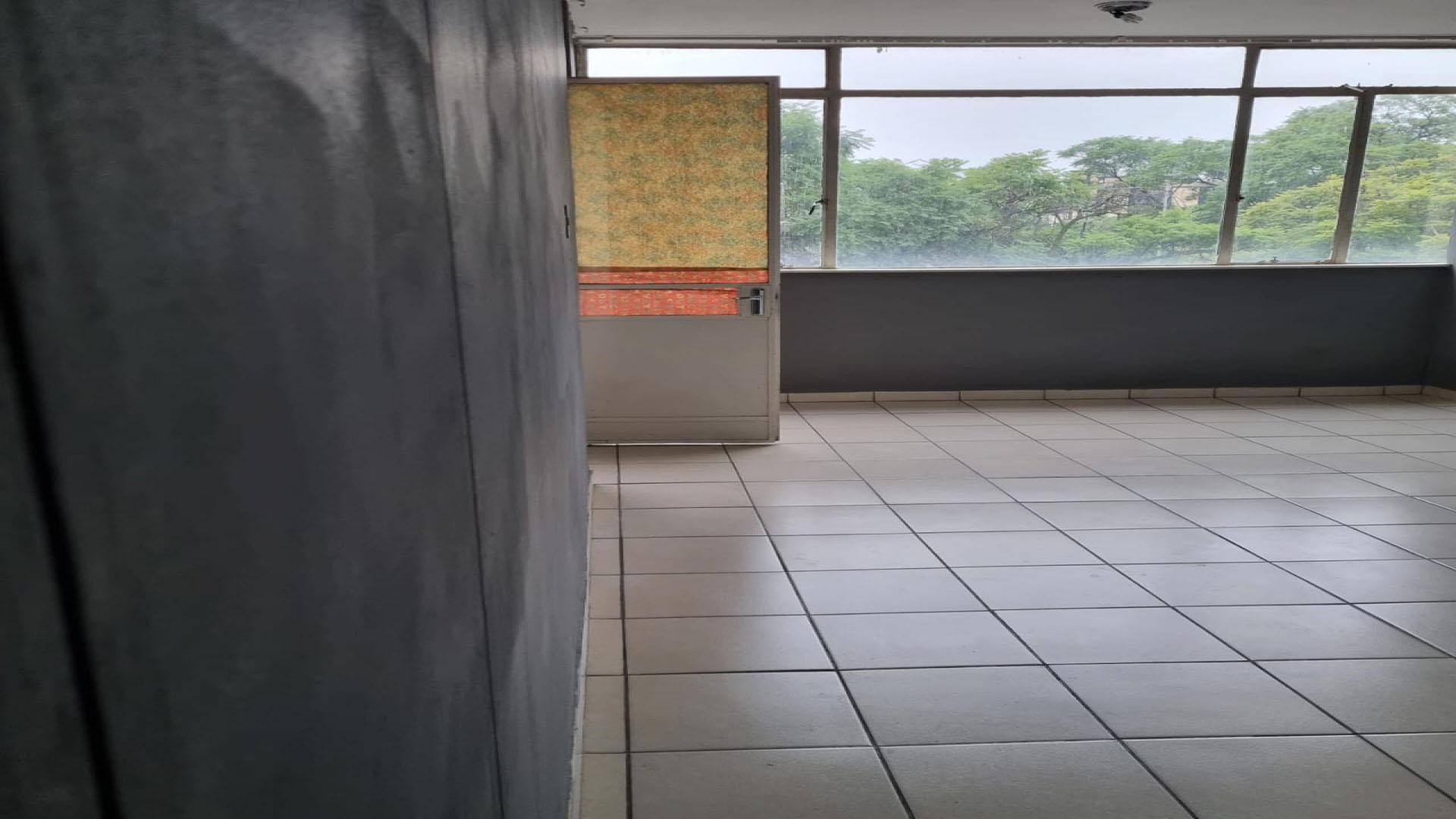 Lounges - 24 square meters of property in Sunnyside