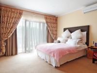 Main Bedroom - 34 square meters of property in Six Fountains Estate