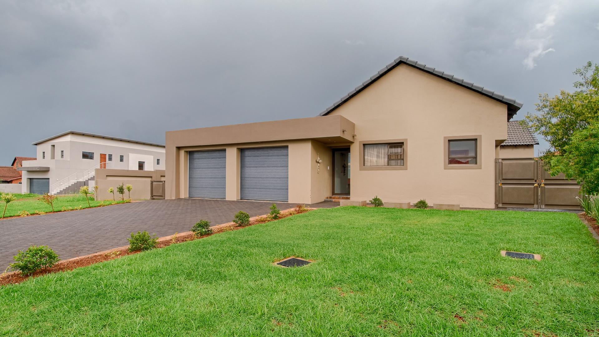 Front View of property in The Meadows Estate