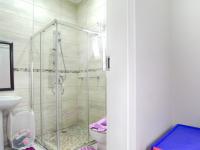 Bathroom 2 - 5 square meters of property in The Meadows Estate