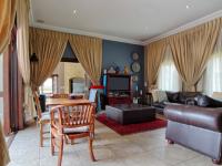 Lounges - 36 square meters of property in The Wilds Estate