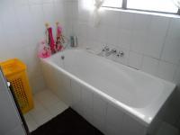 Bathroom 1 - 5 square meters of property in Mossel Bay